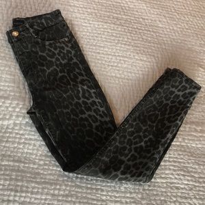 Zara High Waisted Leopard Jeans ♥︎